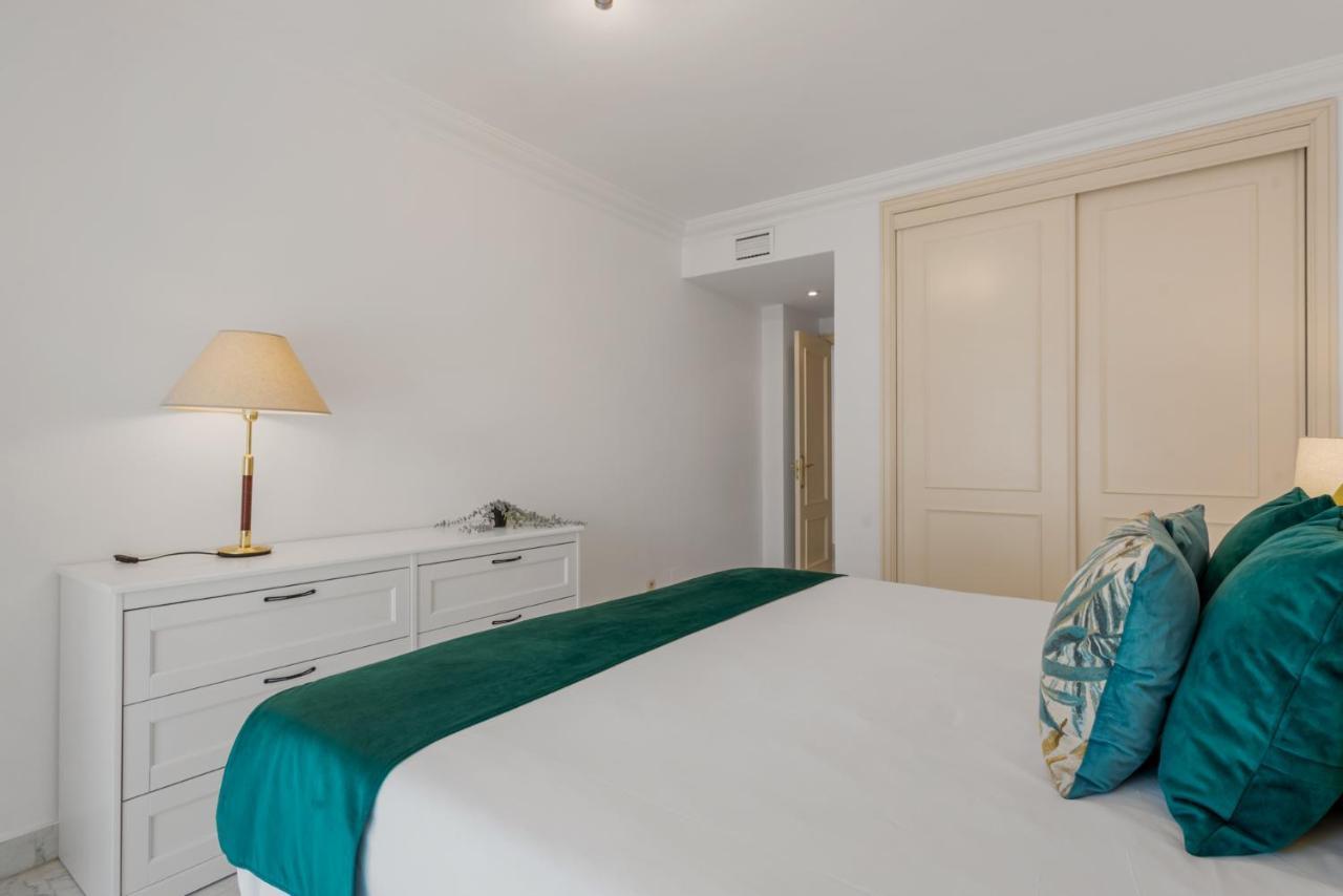 Apartment 3 Bedroom In Location Marbella