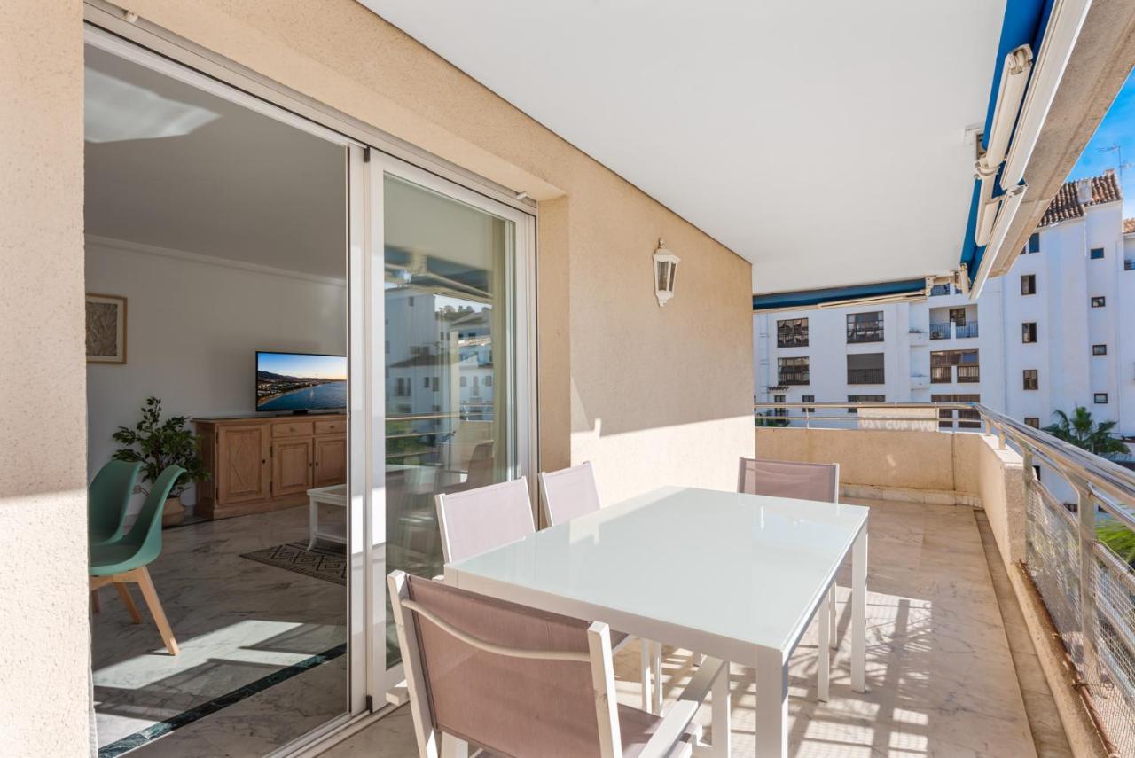 Apartment 3 Bedroom In Location *